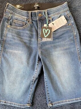 LuLaRoe Women's Blue Cropped Denim Shorts